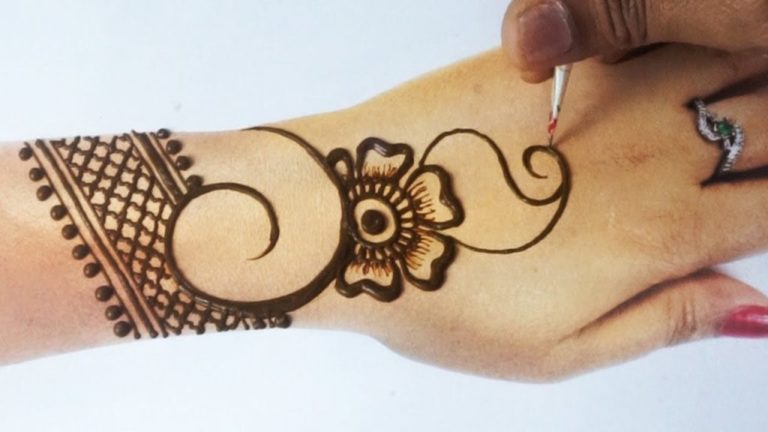 latest and simple Mehndi Designs Images Collection