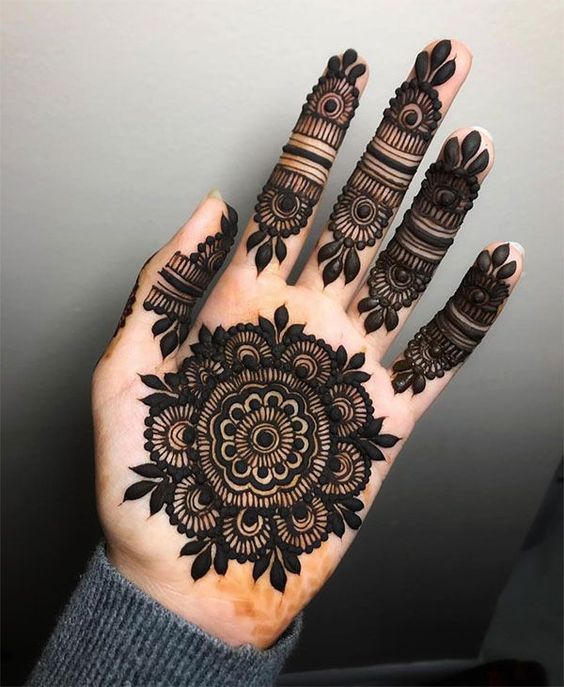 Simple Mehndi Designs For Girls